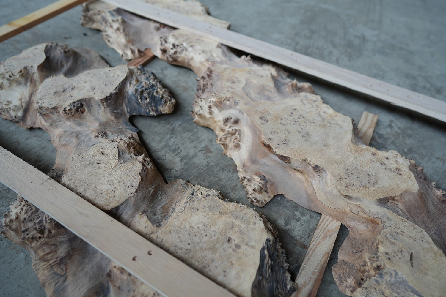 ポプラ一枚板 レジンテーブル