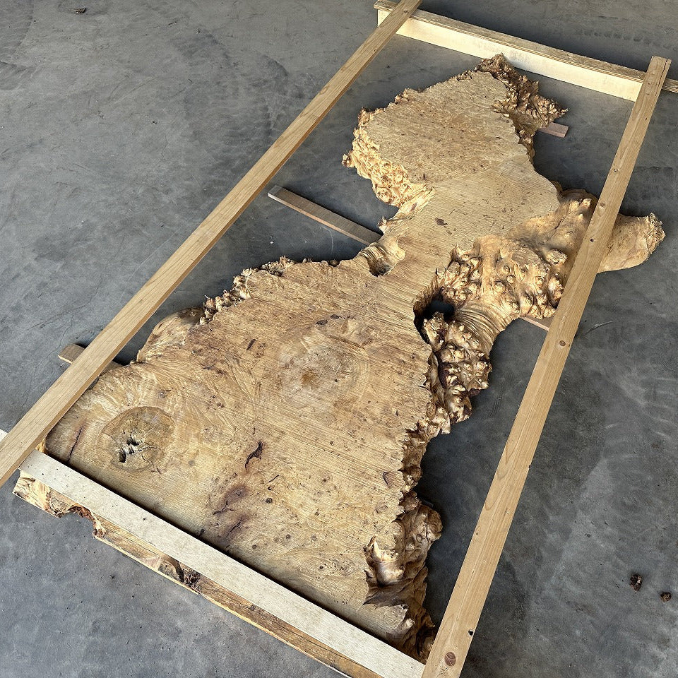 栃一枚板 レジンテーブル