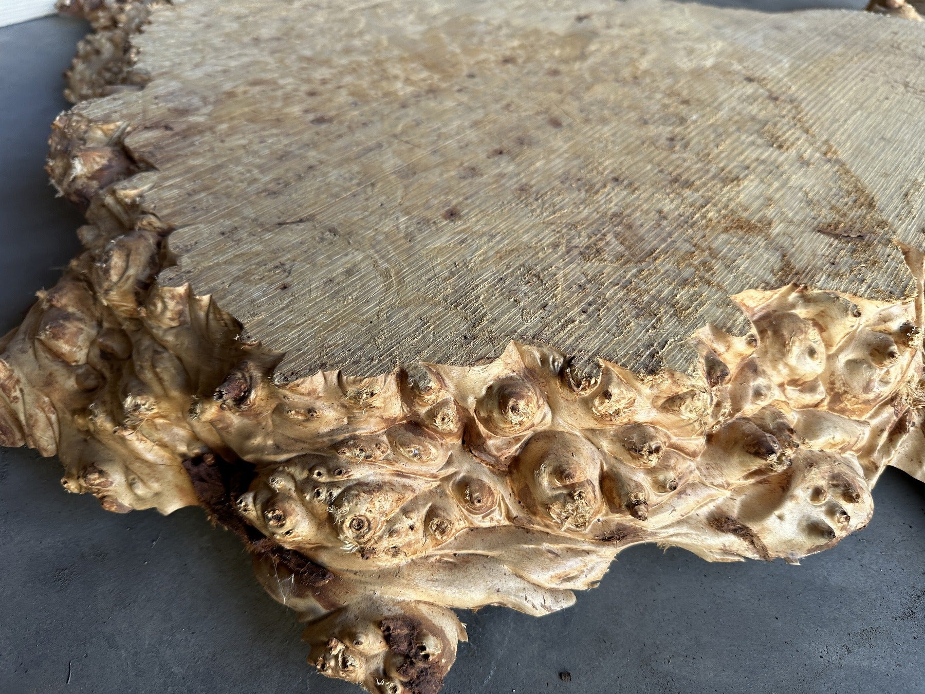 栃一枚板 レジンテーブル