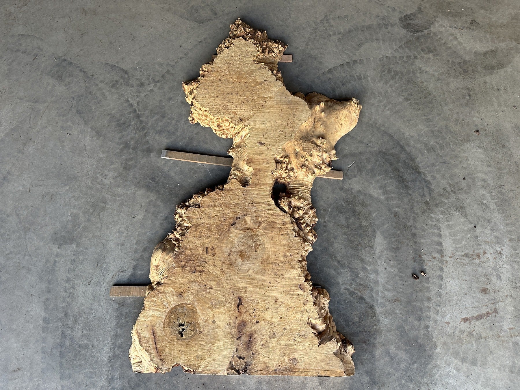 栃一枚板 レジンテーブル